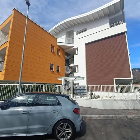 N 5 Luxury - Jacuzzi & Private Terrace Como