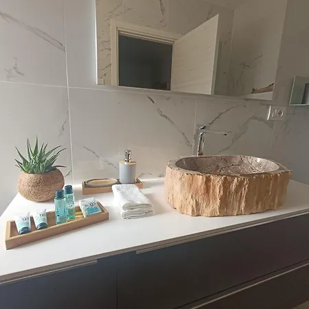 N 5 Luxury - Jacuzzi & Private Terrace *
