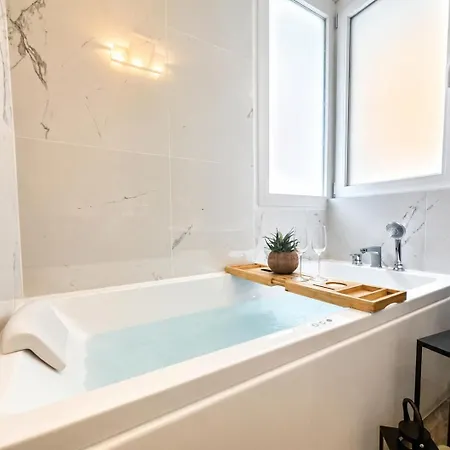 Apartamento N 5 Luxury - Jacuzzi & Private Terrace
