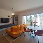 Διαμέρισμα Como N 5 Luxury Apartment - Jacuzzi & Private Terrace *